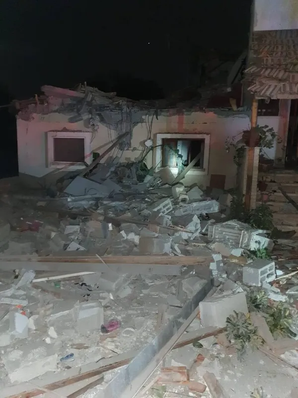 Yehud: A house hit by a rocket from Gaza